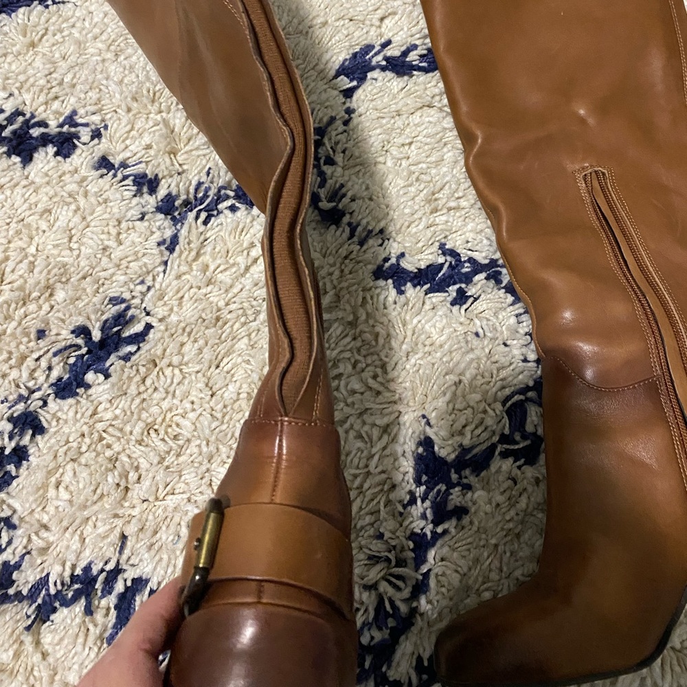 Womens size 7 Vince Camuto Boots